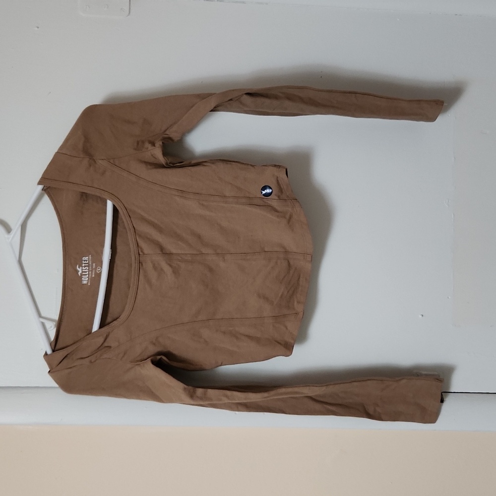 Small Brown Hollister Baby Tee